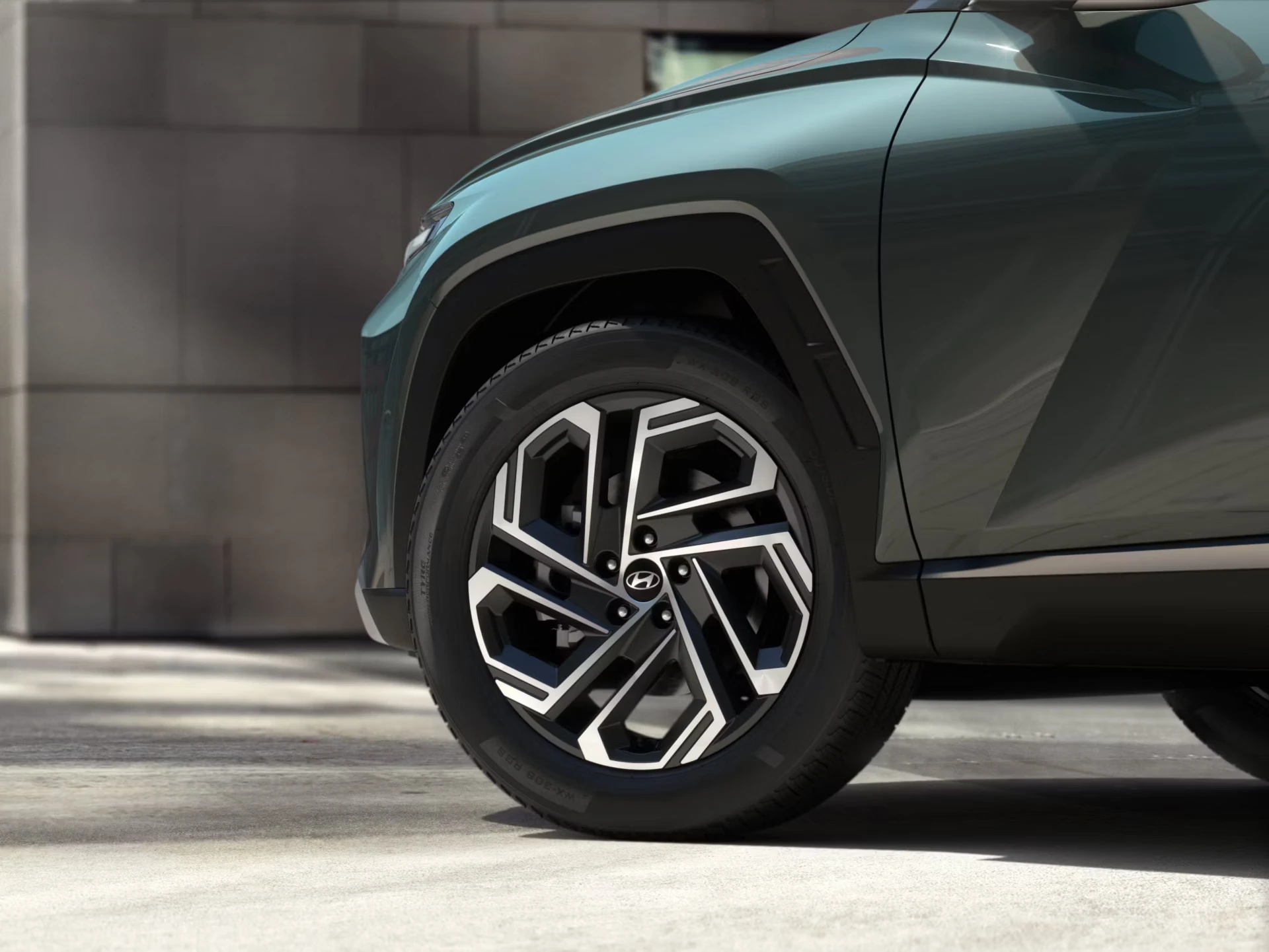 HME NX4 PHEV Regular Eviz EXT T2P Cypress+Green+Pearl SHOT 06 4X3